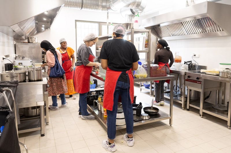 Épicerie solidaire et cuisines partagées du tiers-lieu culturel Ci'Ney 18